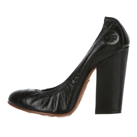 Chanel - Picture 2 of 5